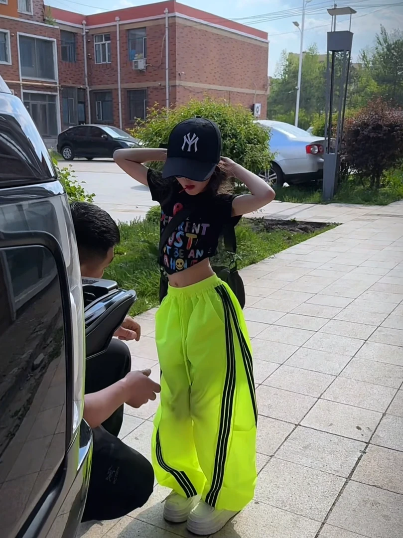 女童工装裤酷飒风2025新款夏季儿童炸街裤子薄款速干阔腿裤套装