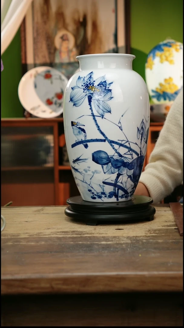 摆件 景德镇纯手工釉下彩精品花瓶