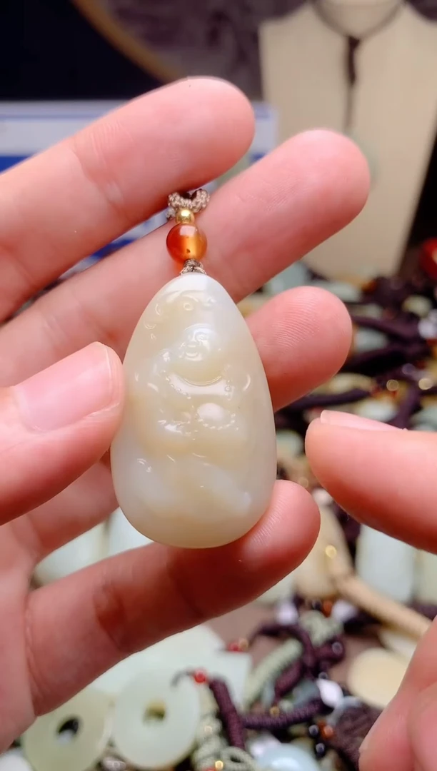 和田玉未镶嵌颈饰1