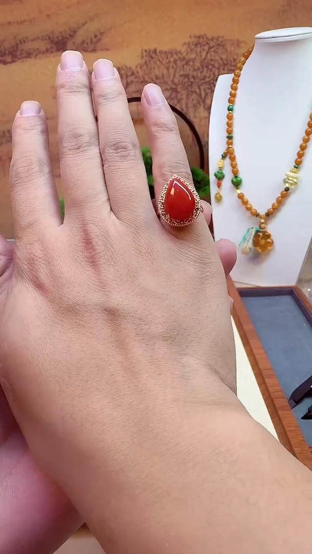 14K金镶嵌南红玛瑙戒指JJJ