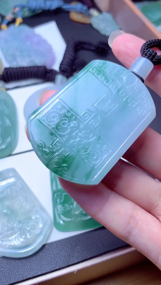 颈饰未镶嵌翡翠天然A货翡翠