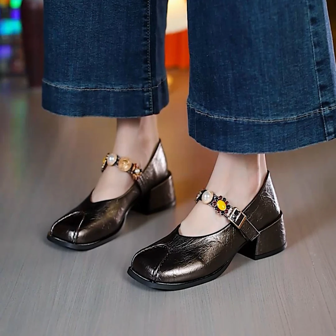 2025年新款民族风爆款软皮徽章扣日常方头粗跟玛丽珍