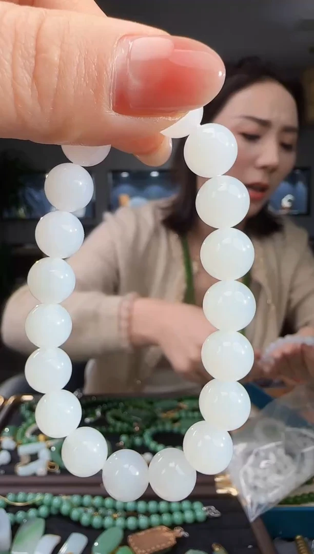 未镶嵌手链和田玉卡10