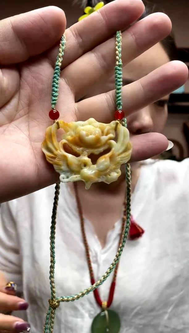 岫玉未镶嵌吊坠·