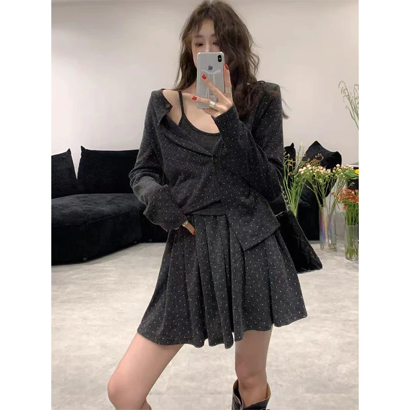 3749chic风三件套女2025秋季新款吊带波点针织开衫百褶裙减龄套装