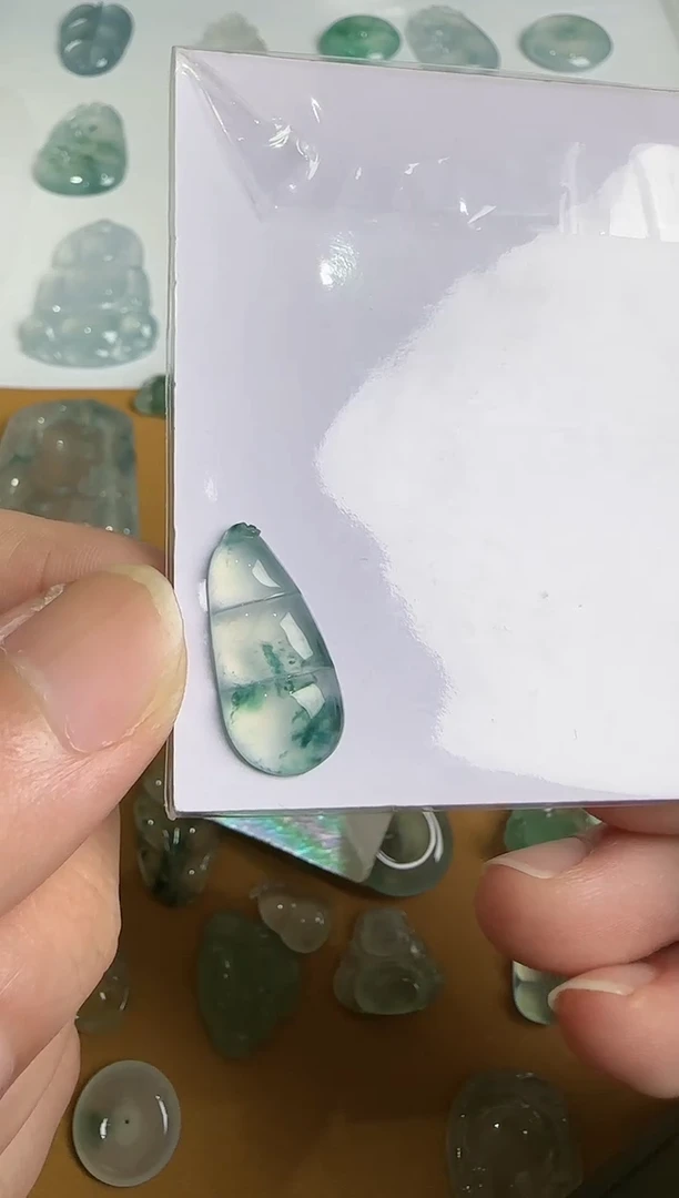 翡翠未镶嵌吊坠(不含链)A***u