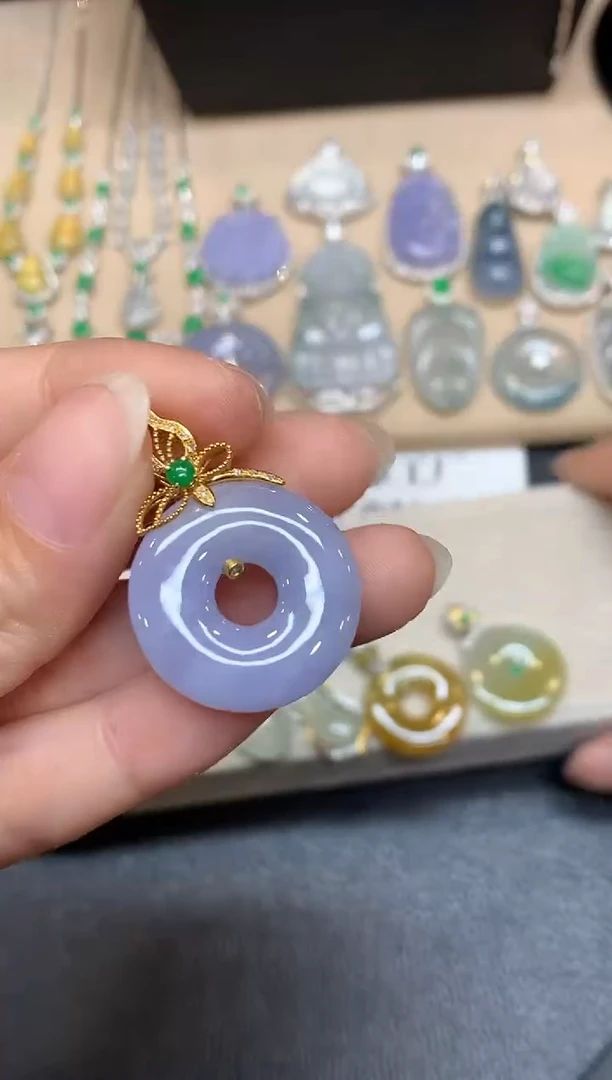 颈饰18K金镶嵌翡翠甜甜圈【无服务费