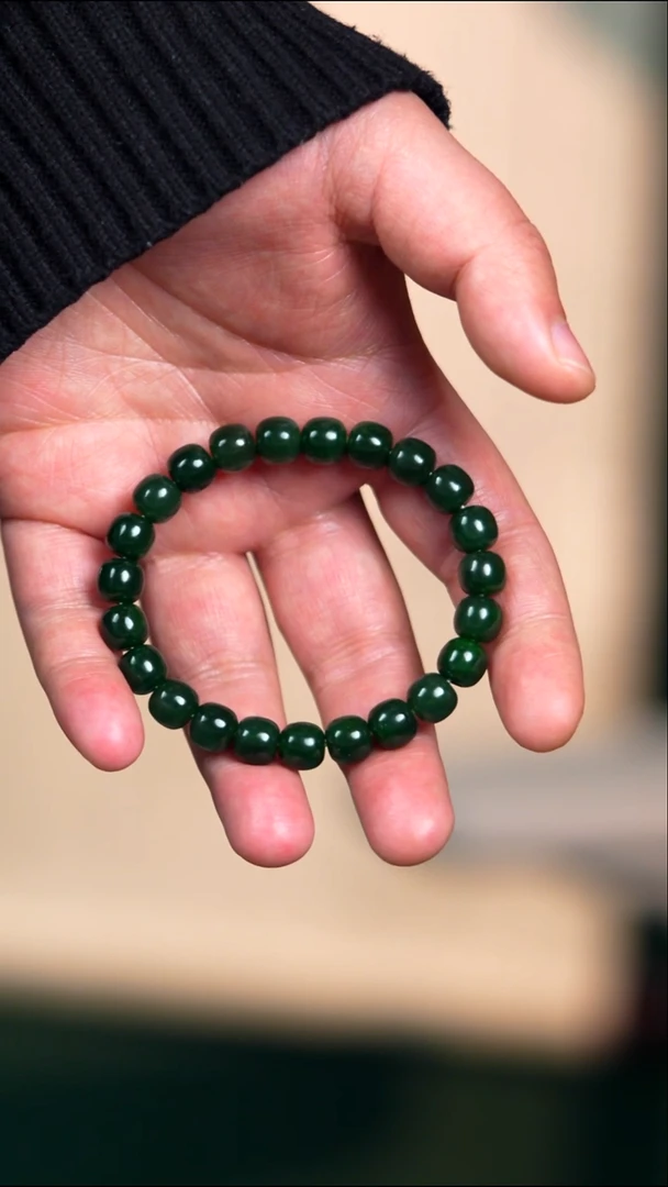 未镶嵌手链和田玉鲸*9mm戈壁碧玉带红皮点