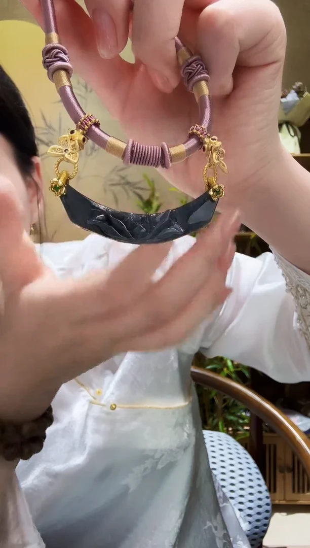 颈饰未镶嵌翡翠吊坠