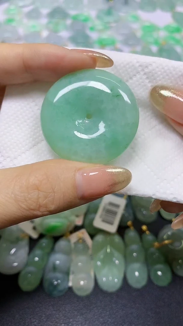 颈饰未镶嵌翡翠A货