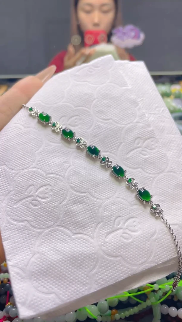 颈饰未镶嵌翡翠/R/翡翠A货，一件也是批发价