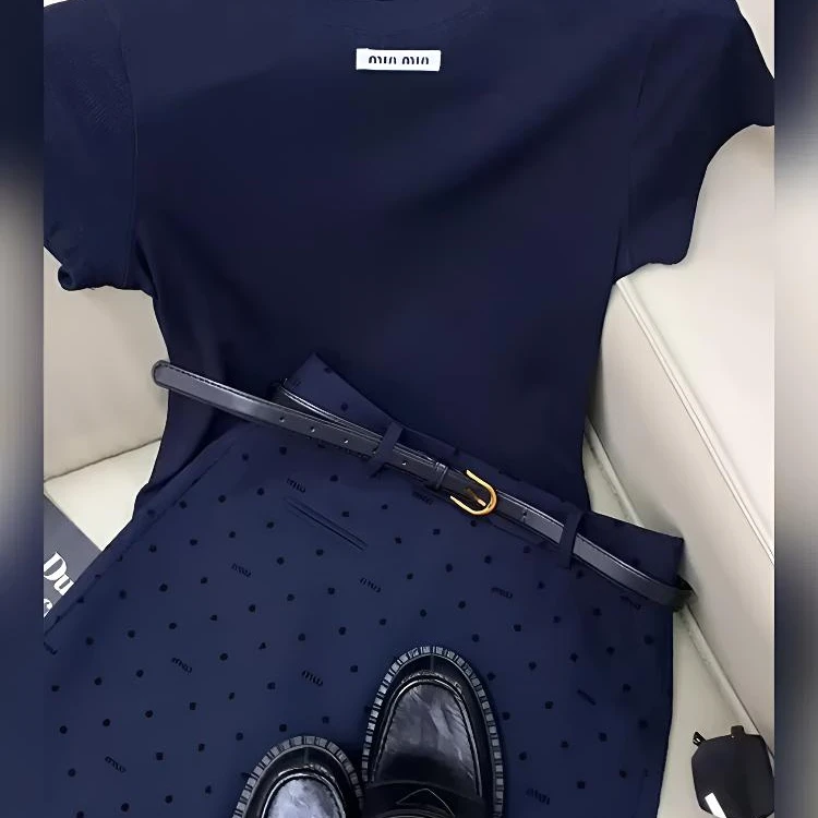 2025夏季新款韩版气质藏青色圆领短袖T恤波点半身裙百搭两件套女