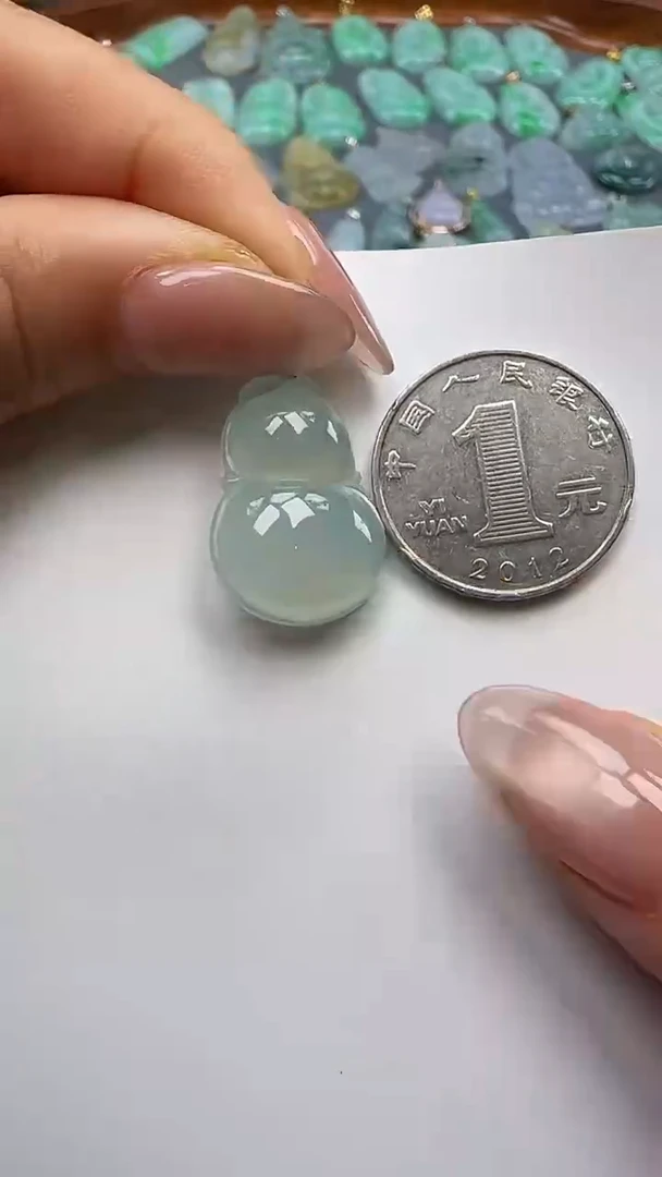 翡翠18K金镶嵌吊坠(不含链)葫芦