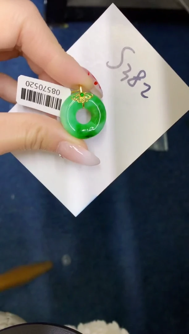 【闪购商品】翡翠颈饰18K金镶嵌00000000000