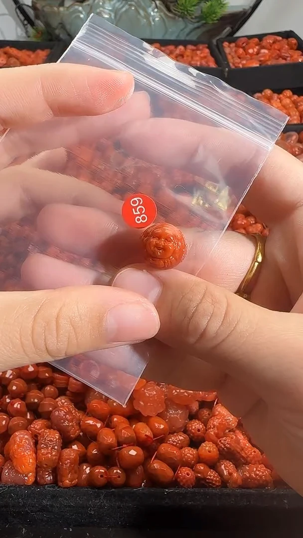 颈饰未镶嵌南红玛瑙1