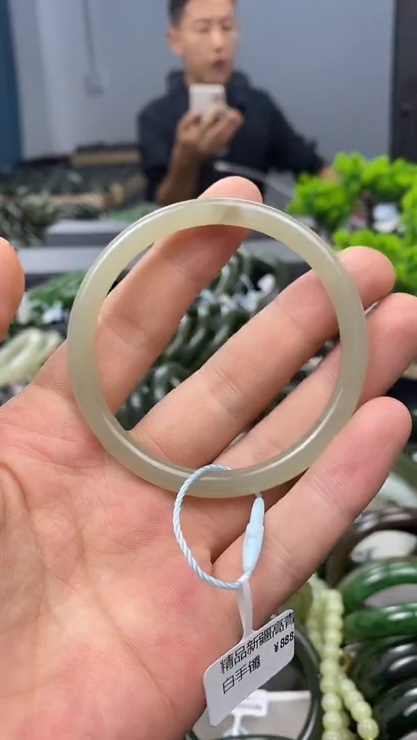 未镶嵌手镯和田玉55.9