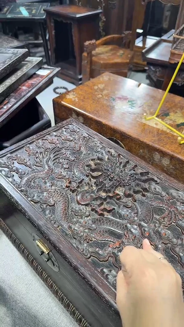 木昵***置紫檀凸龙头箱1111