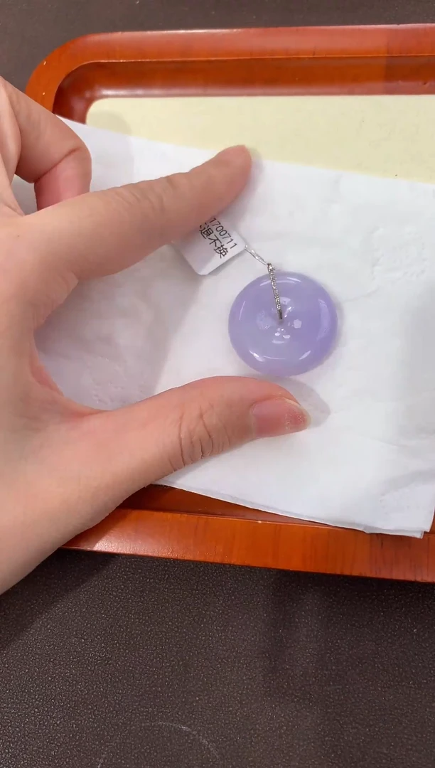 翡翠18K金镶嵌颈饰天然缅甸a货翡翠