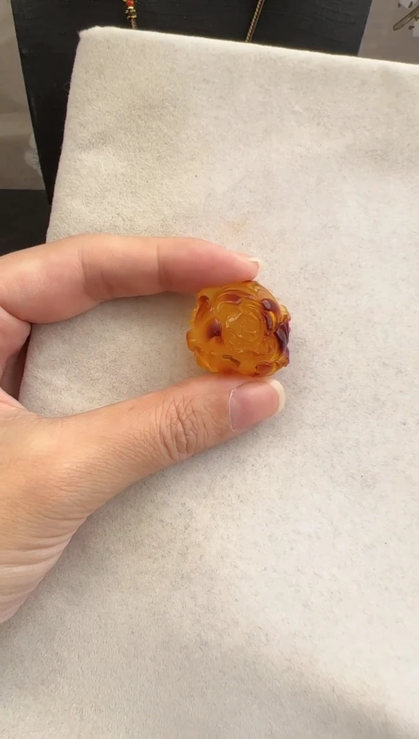 【闪购商品】琥珀裸石未镶嵌10117103-吊坠