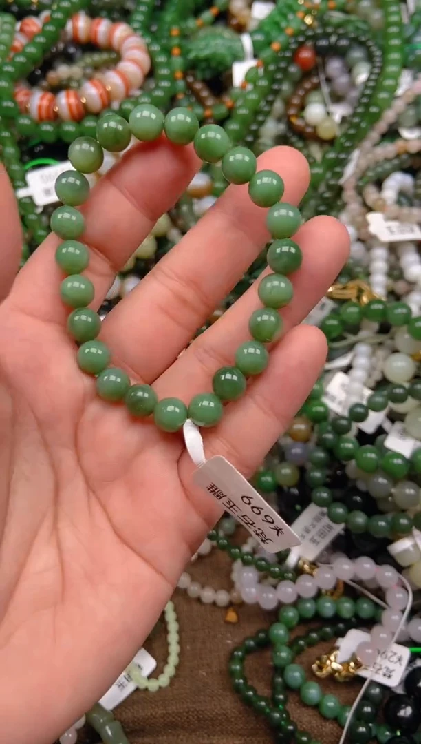 和田玉未镶嵌颈饰1