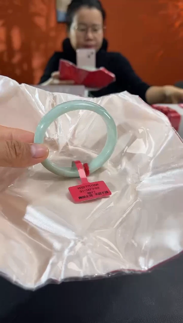 未镶嵌手镯翡翠4        圈口53-54