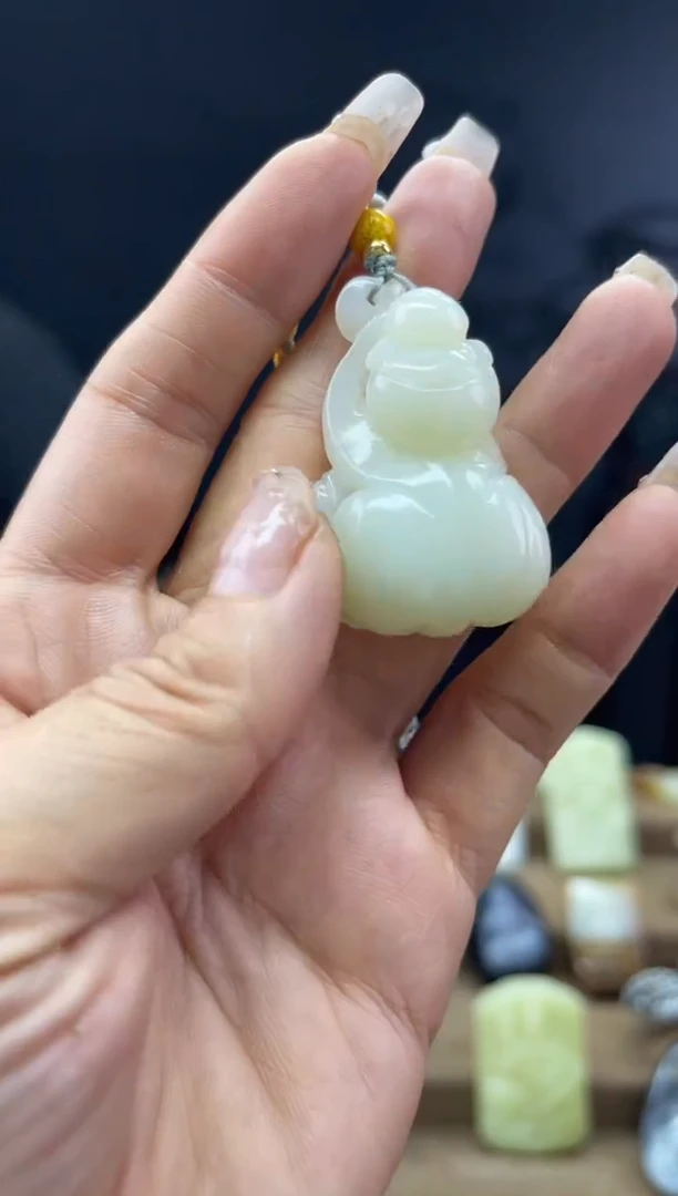颈饰未镶嵌和田玉1