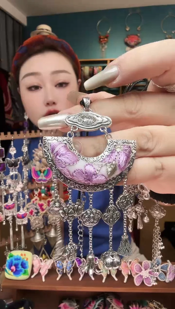 刺绣纯手工民族风刺绣吊坠