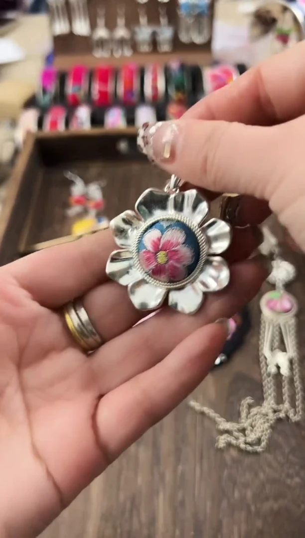 【闪购商品】织绣民族风老绣饰品005