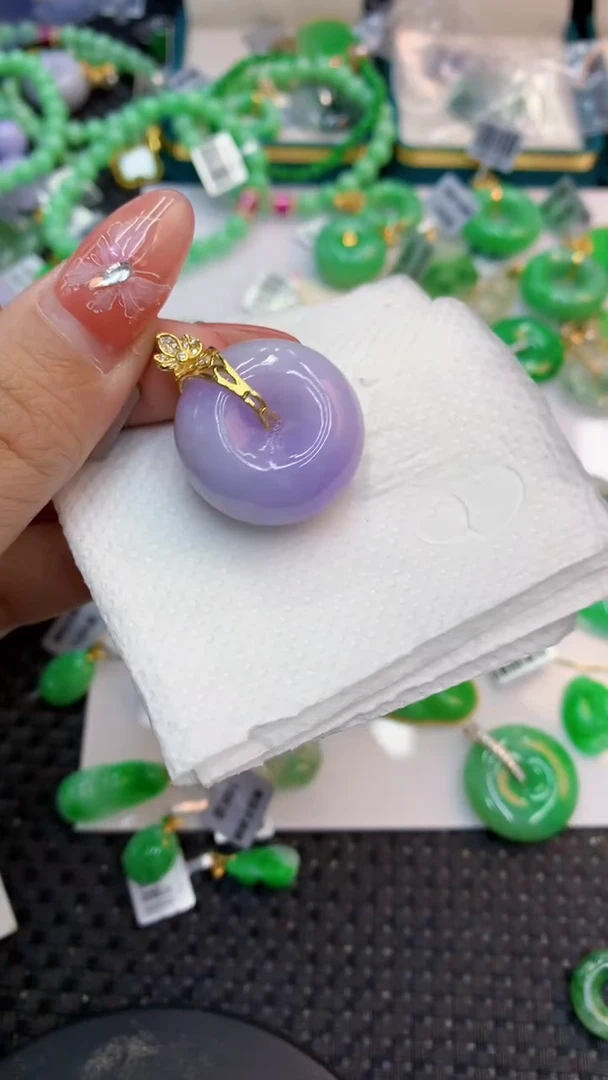 颈饰未镶嵌翡翠多样性发其一