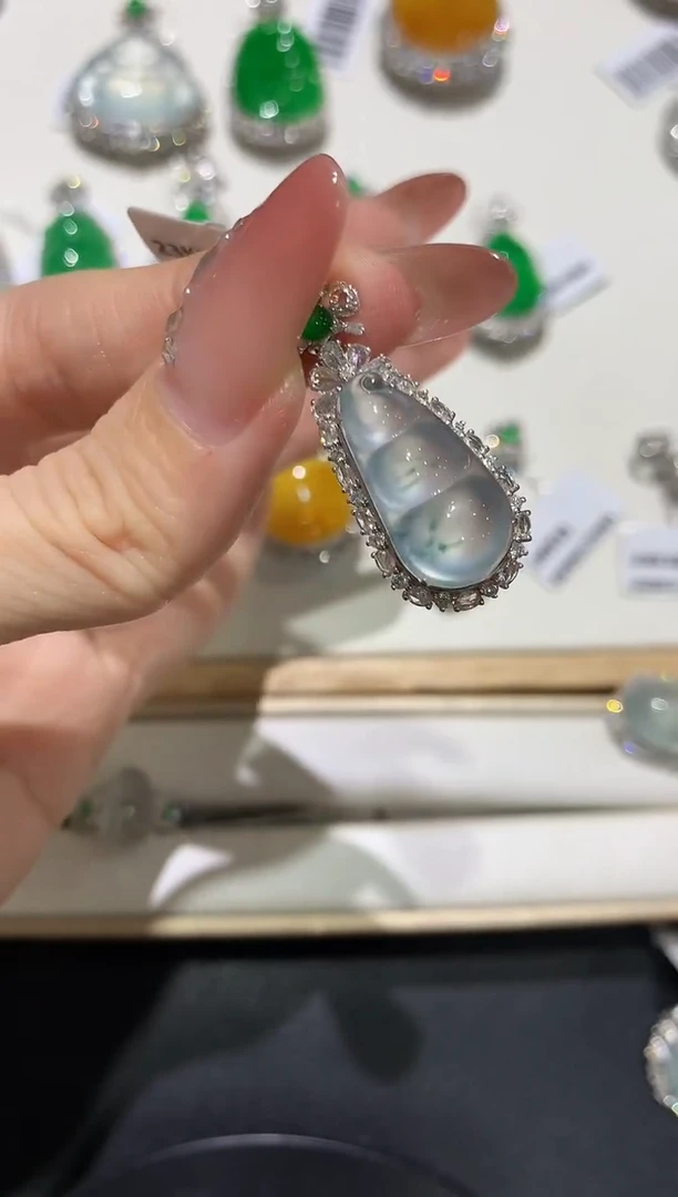 翡翠18K金镶嵌吊坠(不含链)团购5