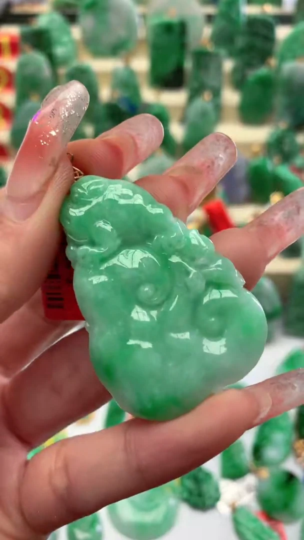 【闪购商品】翡翠颈饰18K金镶嵌挂件