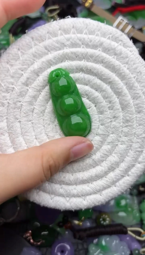 颈饰未镶嵌翡翠缅甸翡翠吊坠