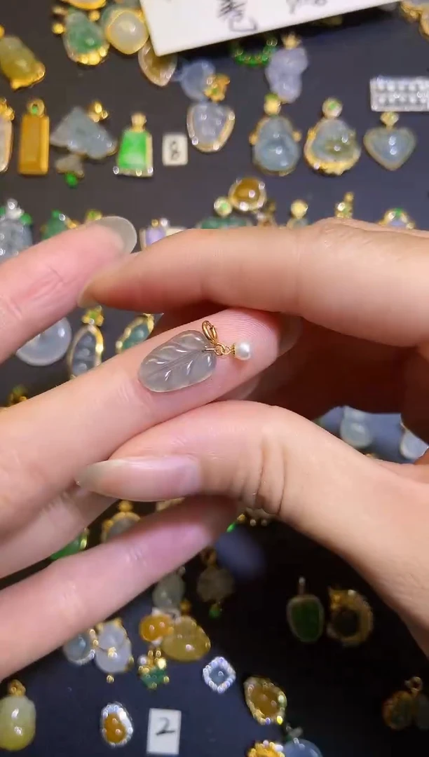 翡翠18K金镶嵌吊坠(不含链)1