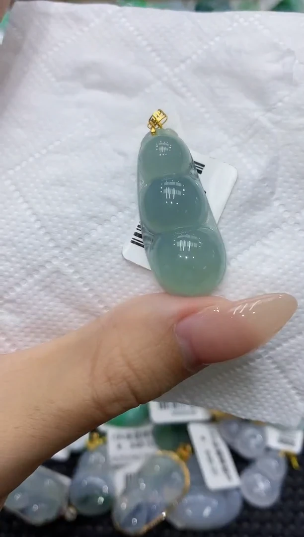 颈饰18K金镶嵌翡翠111111111111