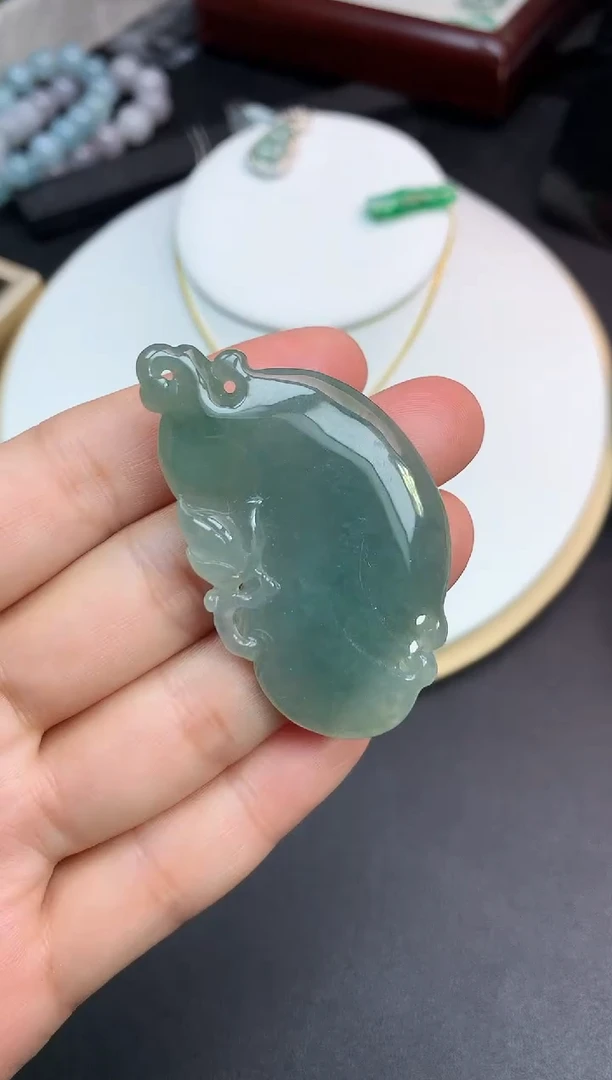 颈饰未镶嵌翡翠吊坠