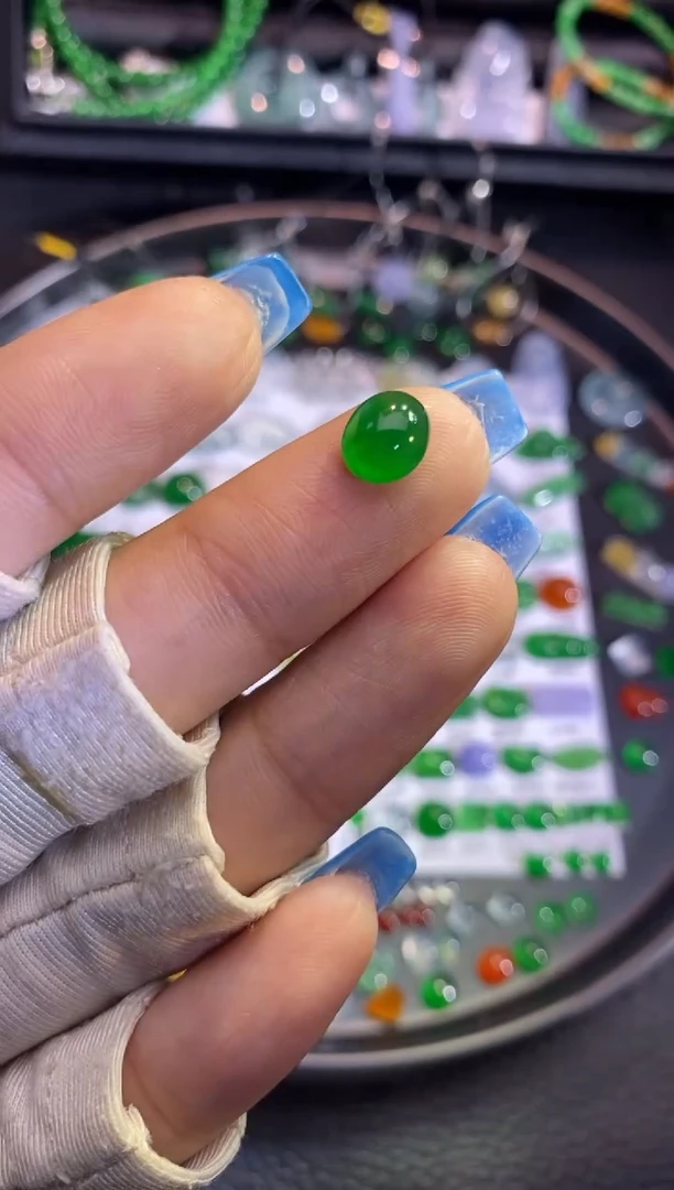 翡翠挂件未镶嵌蛋