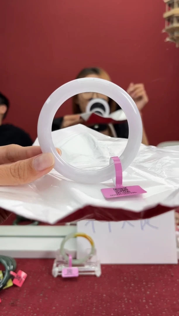 翡翠手镯（圆镯）未镶嵌手镯