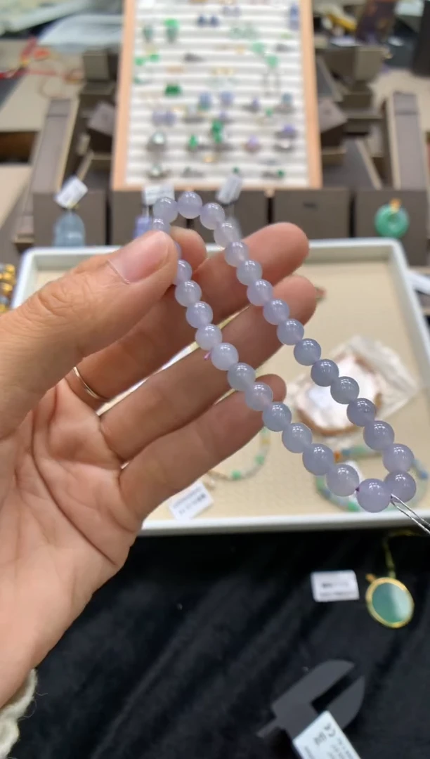 颈饰未镶嵌翡翠珠串