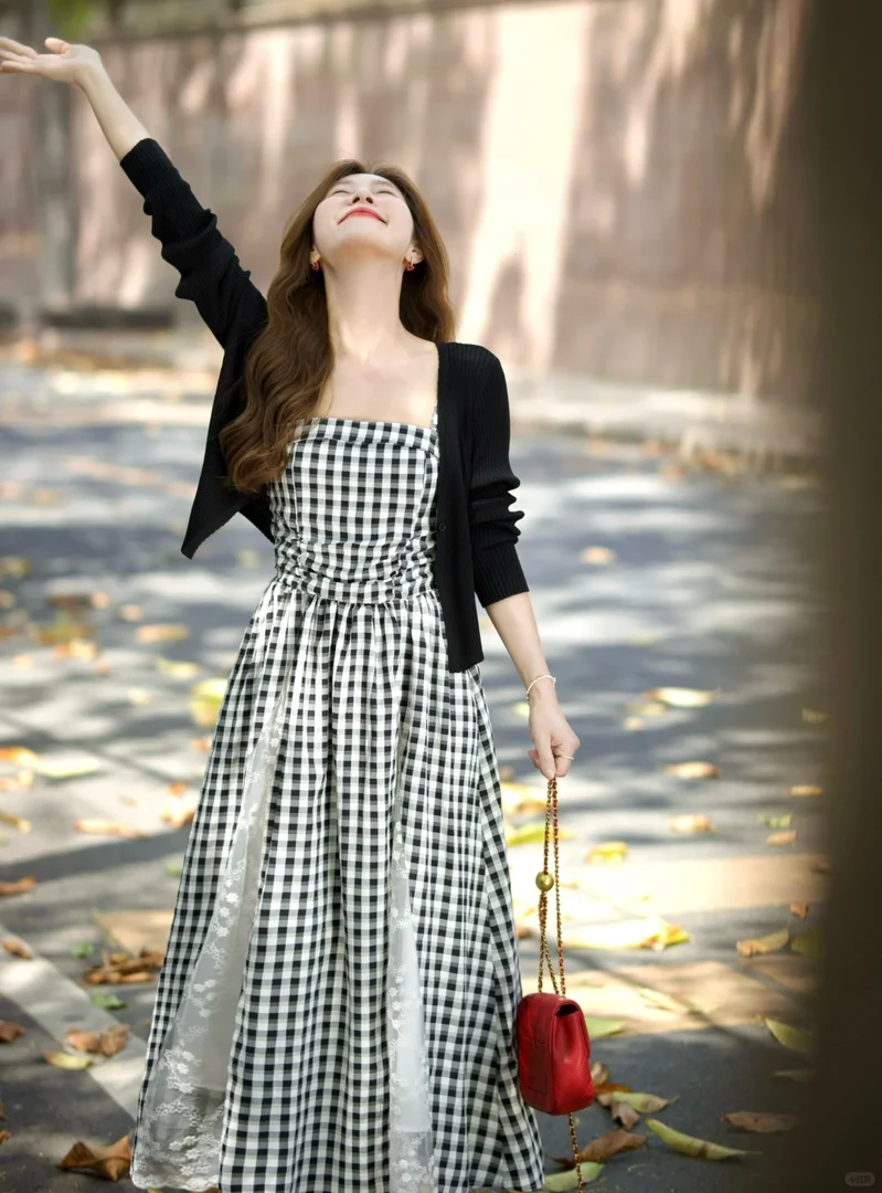 超好看高级感蕾丝格纹连衣裙套装女2025夏季新款开衫吊带裙两件套