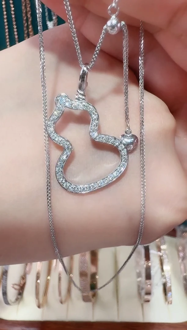 吊坠(不含链)18K金镶嵌钻石吊坠