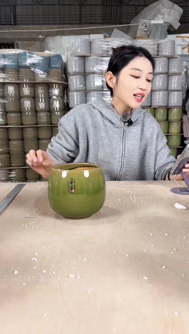 【闪购商品】陶瓷龙蛋裂纹深绿13x13