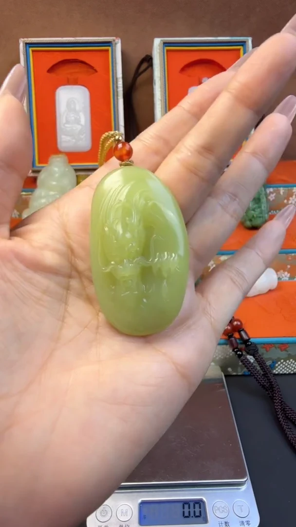 未镶嵌和田玉挂件和田玉