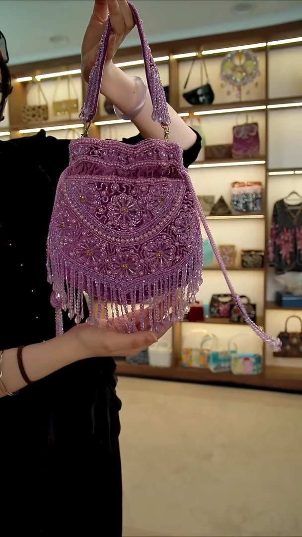 织物43百格汇手工串珠包