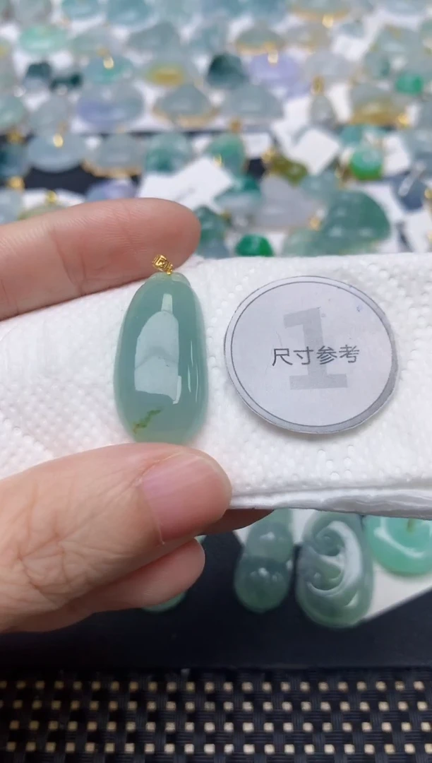 颈饰18K金镶嵌翡翠天然缅甸A货翡翠
