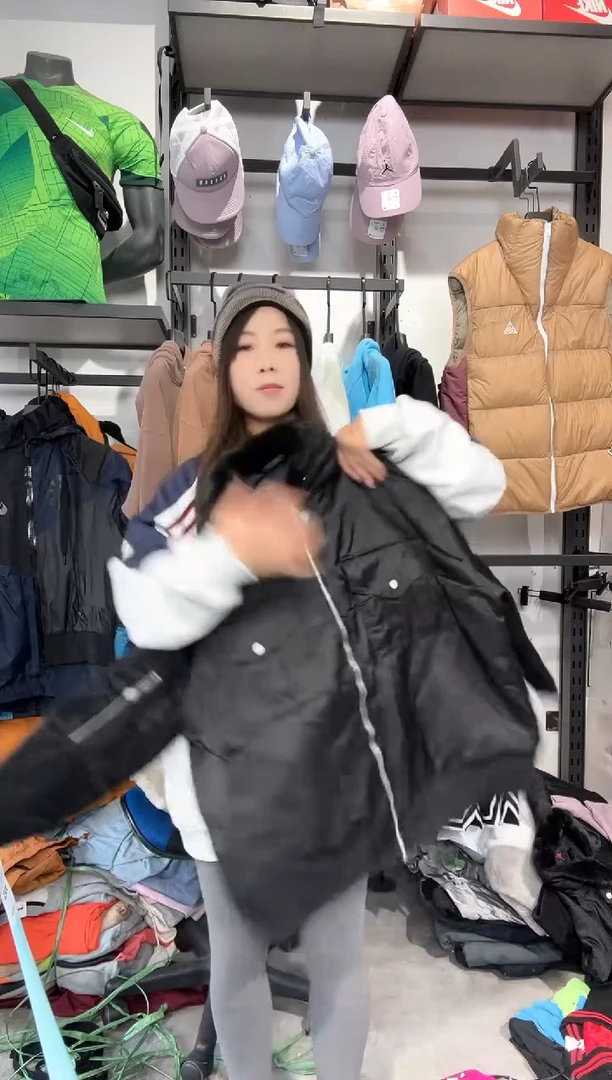 1314  编码 瑕疵款直播间过款为准 尺码    身高  S 155