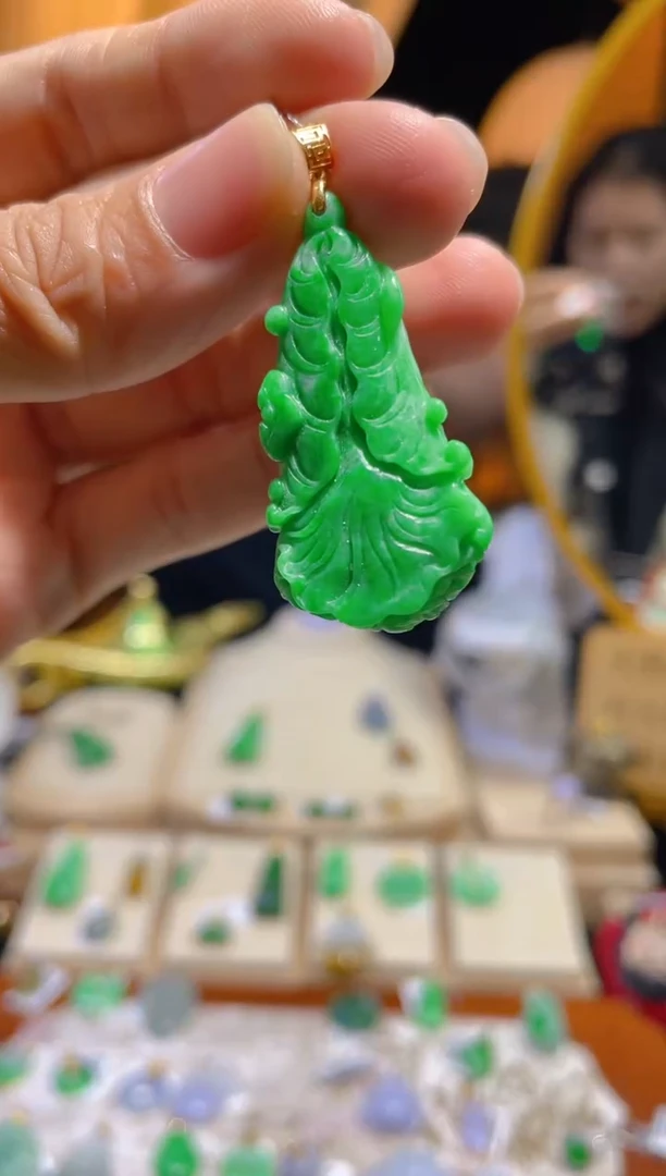 【闪购商品】翡翠颈饰18K金镶嵌假一赔三