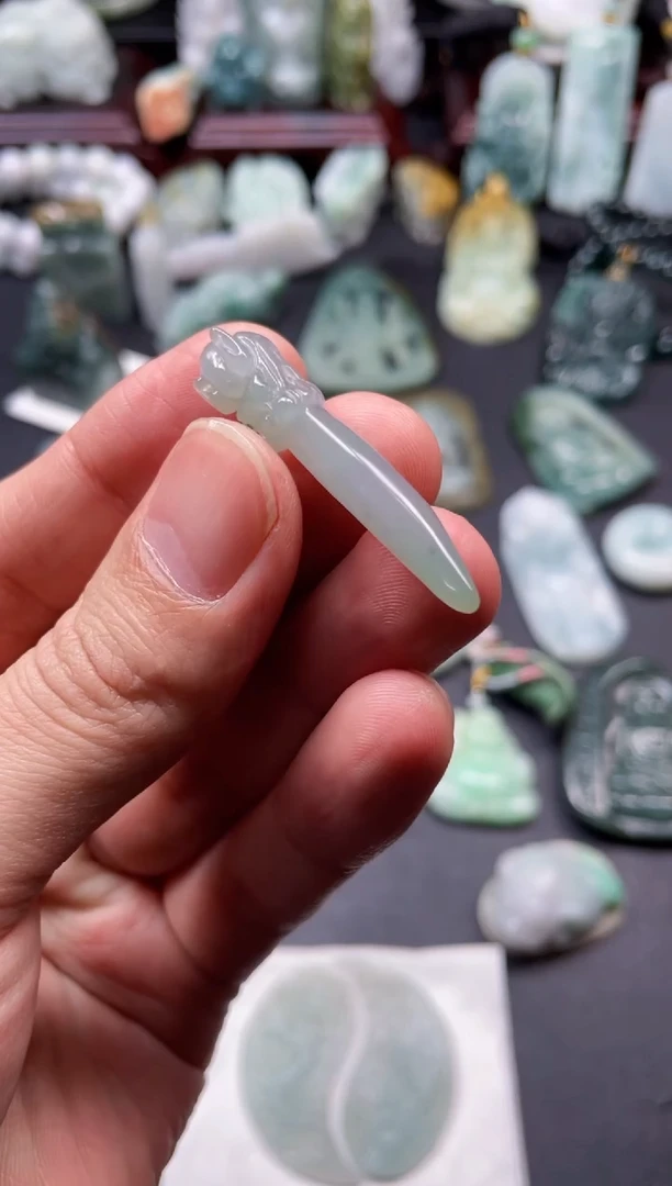 颈饰未镶嵌翡翠6  天然翡翠a货  龙牙