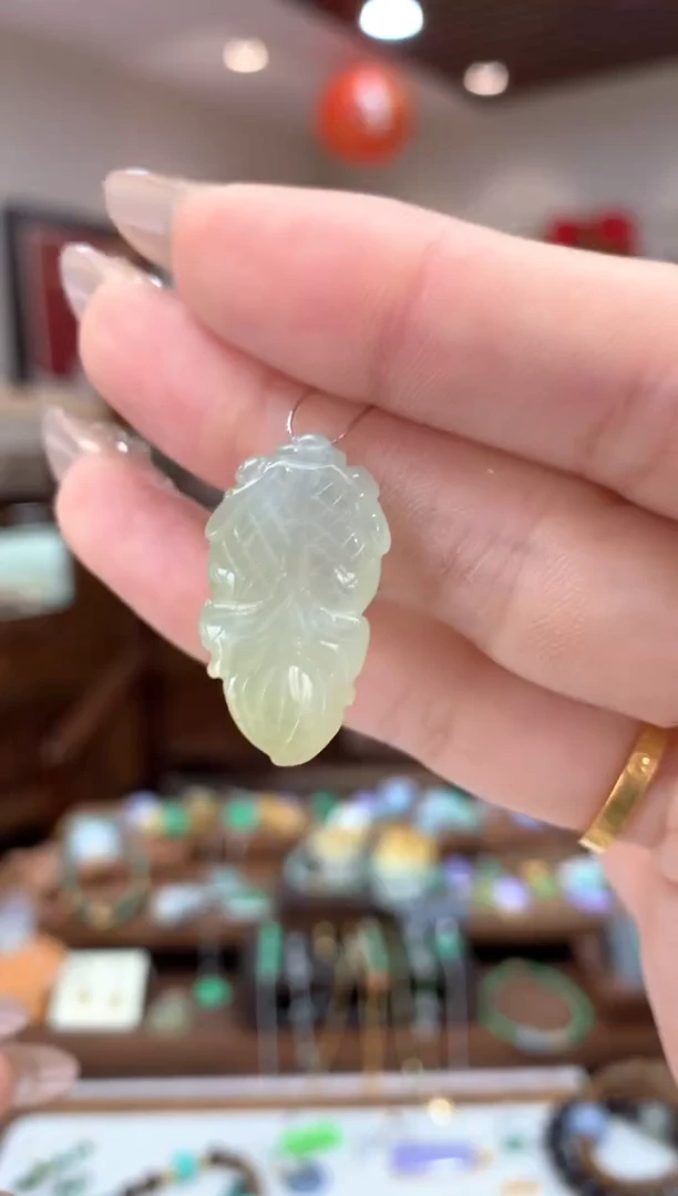 【闪购商品】翡翠吊坠(不含链)未镶嵌鱼