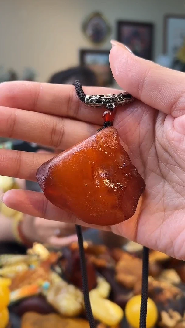 琥珀颈饰未镶嵌吊坠