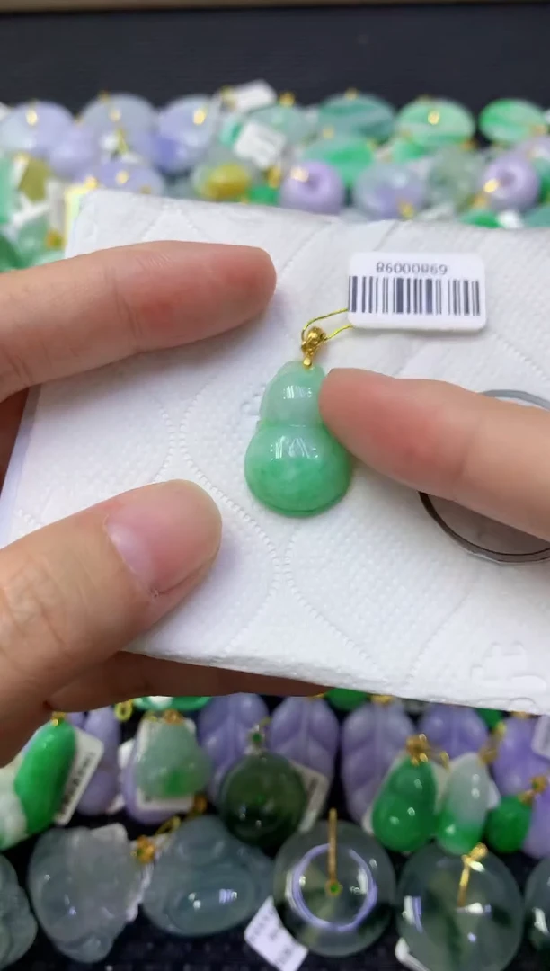 颈饰未镶嵌翡翠天然缅甸翡翠A货